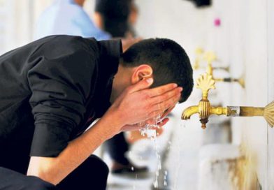 Wudu: Η Ισλαμική Τελετουργία της Αφαίρεσης Ακαθαρσιών